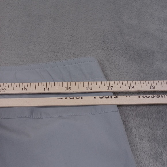 Mountain Hardwear Shorts WOmens 10 Gray Pockets Outdoor Activewear Casual - Picture 7 of 8